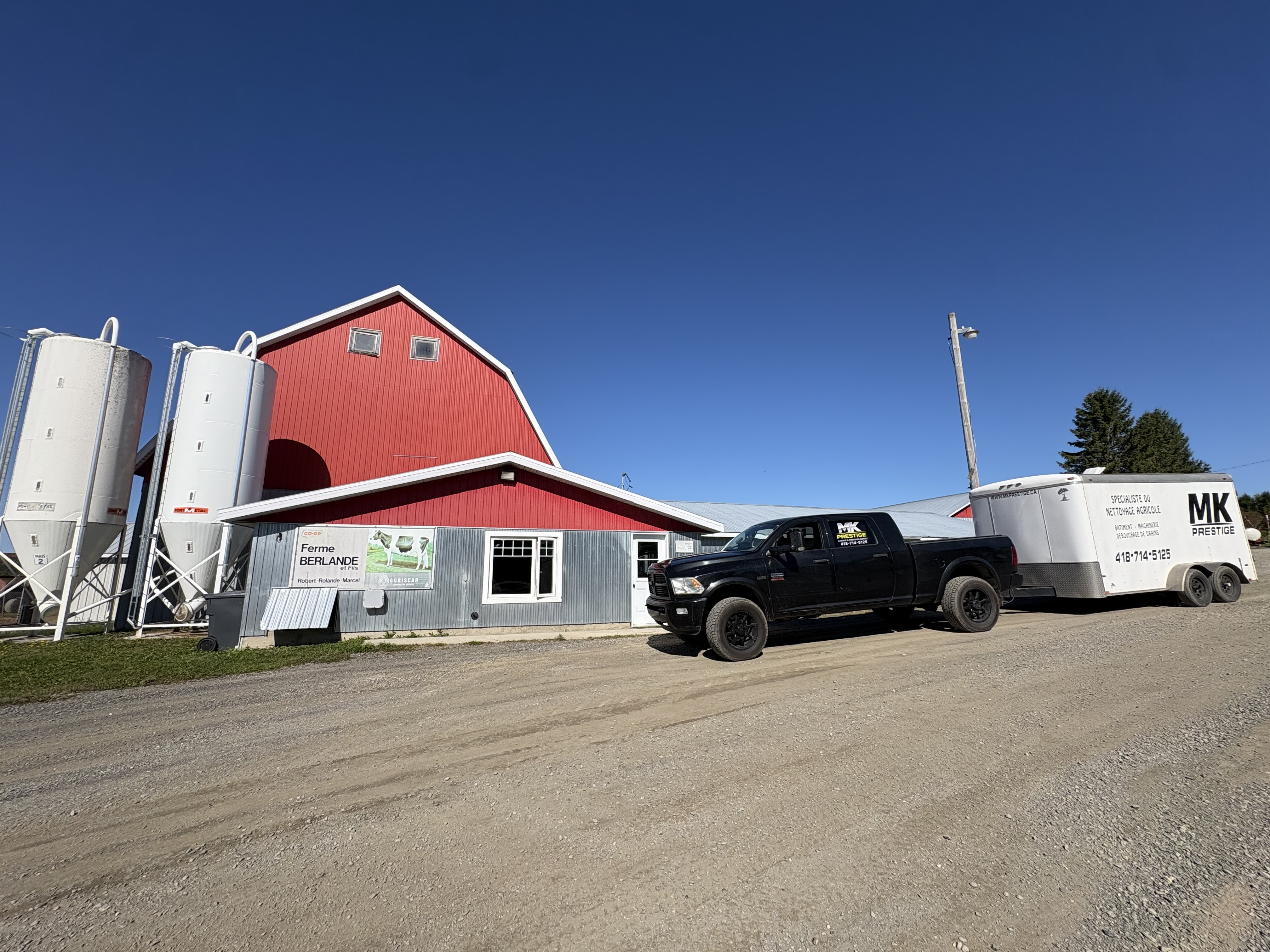 Nettoyage agricole à Biencourt, Québec par MK Prestige — Ferme Berlande